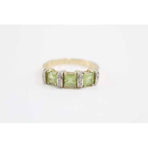 22 - 9ct gold peridot & diamond dress ring (2.9g) Size O 1/2