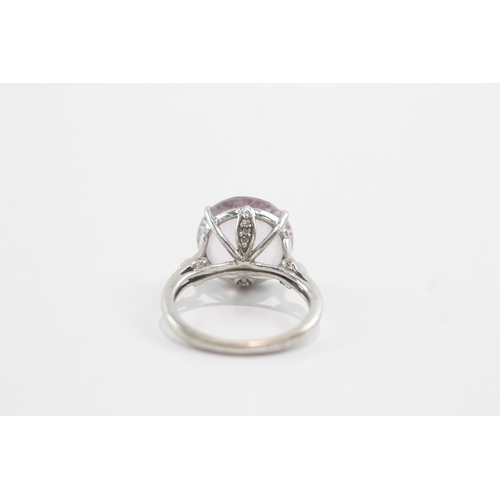 31 - 9ct gold amethyst diamond cocktail ring (3.4g) Size H 1/2