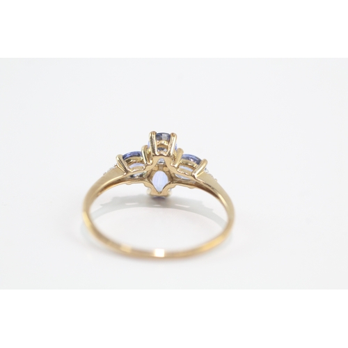 34 - 9ct gold white and blue sapphire ring (1.8g) Size N 1/2
