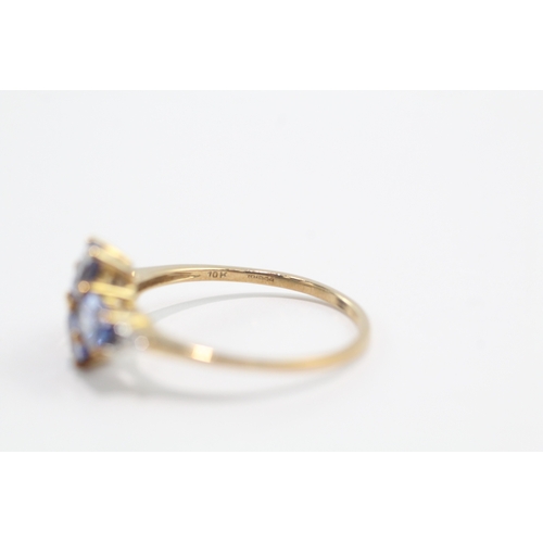 34 - 9ct gold white and blue sapphire ring (1.8g) Size N 1/2