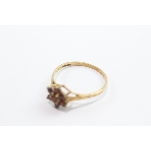 43 - 9ct gold garnet cluster ring (1.2g) Size N