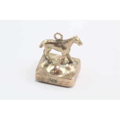 51 - 9ct gold antique carnelian intaglio fob (7.6g)