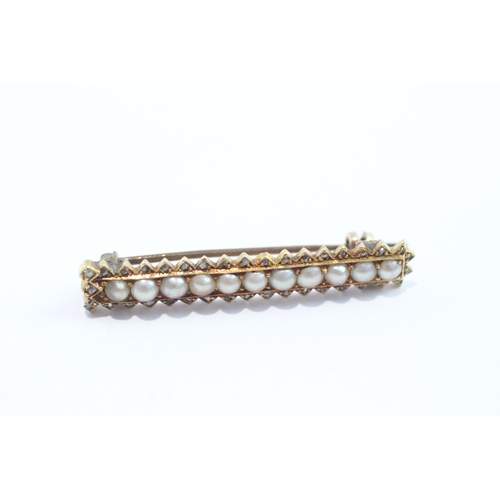 7 - 15ct gold antique seed pearl & diamond brooch (4.1g) Size M