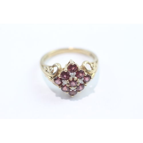 9 - 9ct gold garnet diamond cluster ring (3.4g) Size P