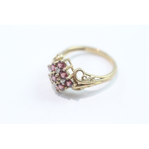 9 - 9ct gold garnet diamond cluster ring (3.4g) Size P