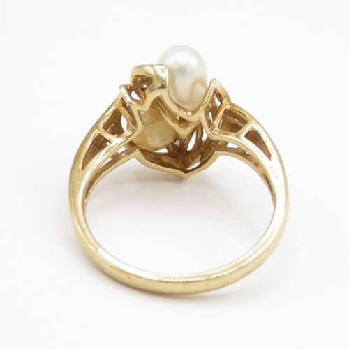 17 - 9ct gold pearl and diamond ring (3.4g) Size M