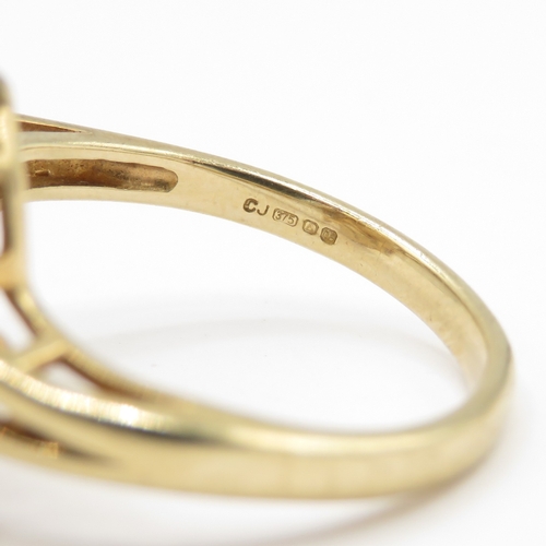 17 - 9ct gold pearl and diamond ring (3.4g) Size M
