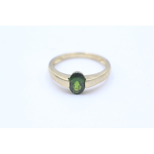 39 - 9ct gold diospore dress ring (2.1g) Size L