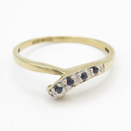 121 - 9ct gold sapphire and diamond curved band ring (1.7g) size T 1/2