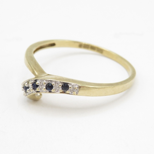 121 - 9ct gold sapphire and diamond curved band ring (1.7g) size T 1/2