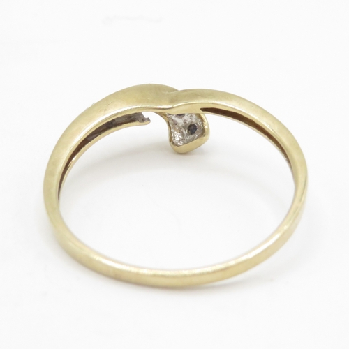 121 - 9ct gold sapphire and diamond curved band ring (1.7g) size T 1/2