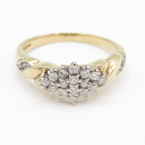 128 - 9ct gold diamond cluster ring (3.3g) size S