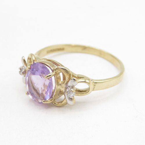 131 - 9ct gold amethyst and white gemstone cluster ring (2g) size M 1/2