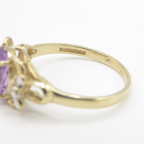 131 - 9ct gold amethyst and white gemstone cluster ring (2g) size M 1/2