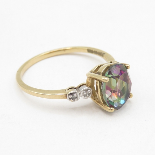 146 - 9ct gold mystic topaz and moissanite ring (2.4g) size P