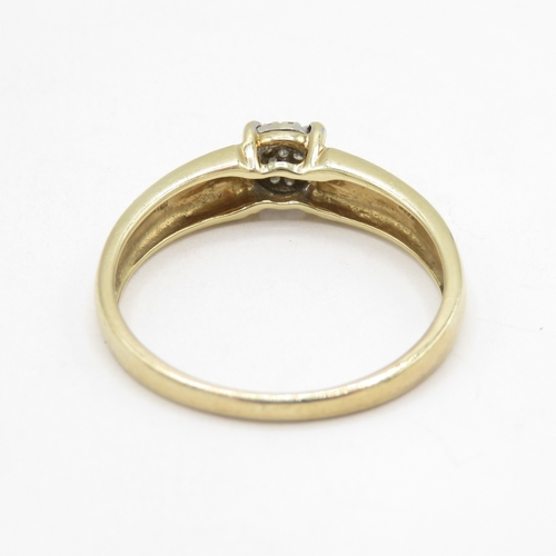 148 - 9ct gold diamond cluster ring (2.6g) size S 1/2