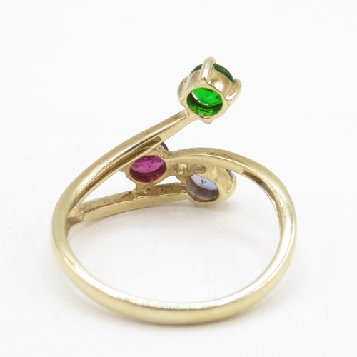 157 - 9ct gold pink, green and blue gemstone ring (2g) size M