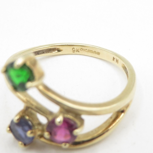 157 - 9ct gold pink, green and blue gemstone ring (2g) size M