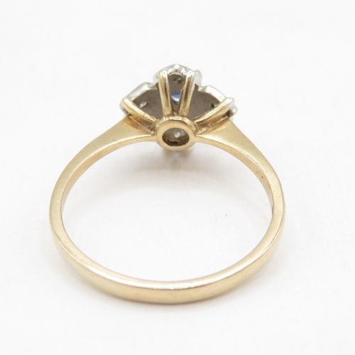 167 - 9ct gold sapphire and diamond flower ring (1.9g) size L