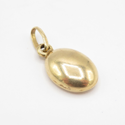 20 - 9ct gold coffee bean charm (0.9g)