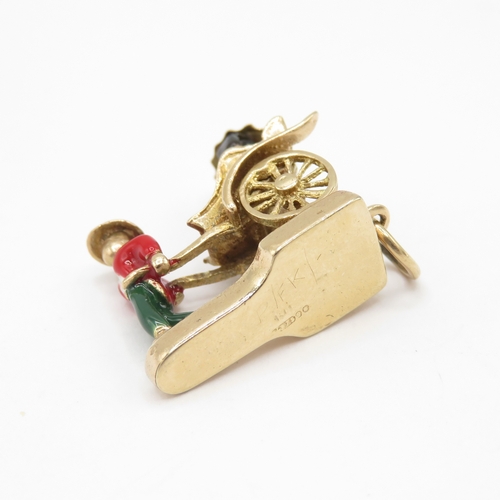 248 - 9ct gold rickshaw charm with enamel details (6g)