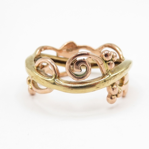 249 - 9ct gold clogau leaf design ring (4.6g) size Q