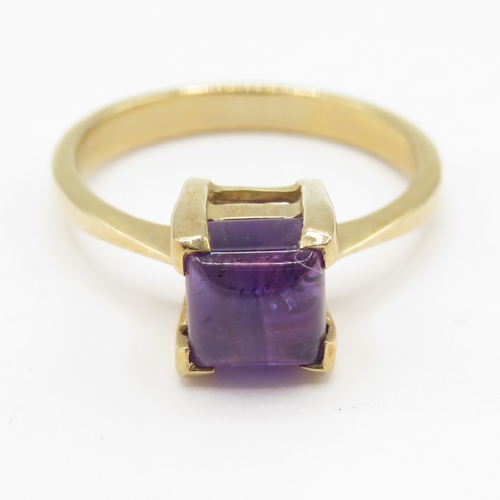 251 - 9ct gold amethyst solitaire ring (2.7g) size O