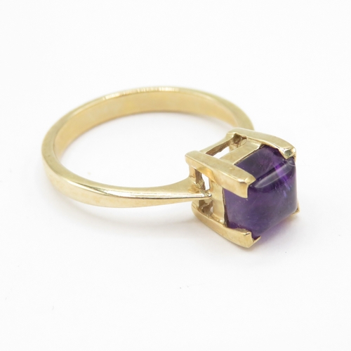251 - 9ct gold amethyst solitaire ring (2.7g) size O