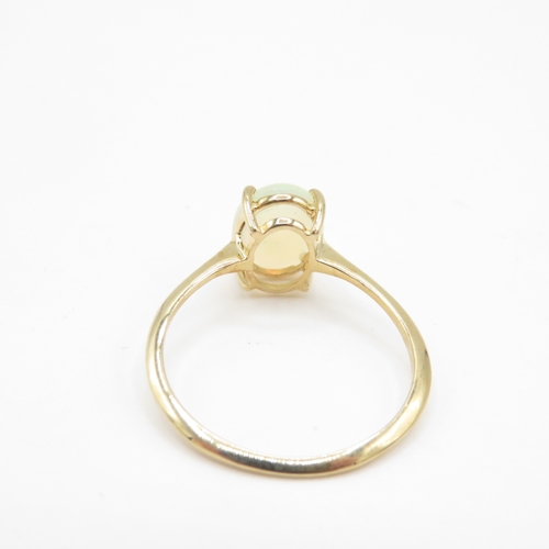 252 - 9ct gold moonstone solitaire ring (1.2g) size O