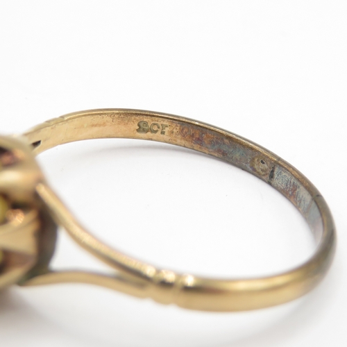 257 - 9ct gold claw set pearl ring (2.7g) size Q