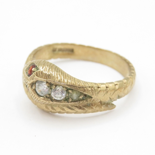 266 - 9ct gold snake ring with red gemstone eyes (3.2g) size O