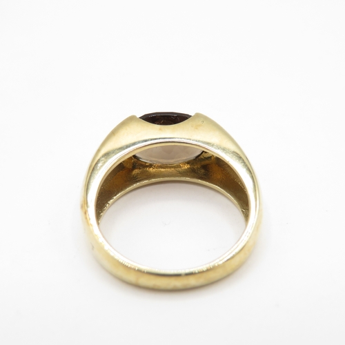 271 - 9ct gold rub over bezel smoky quartz ring (3.9g) size J 1/2