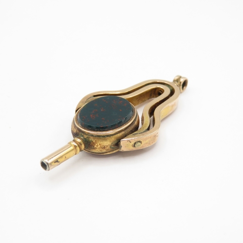 272 - 9ct gold bloodstone and sardonyx watch key fob (6.2g)