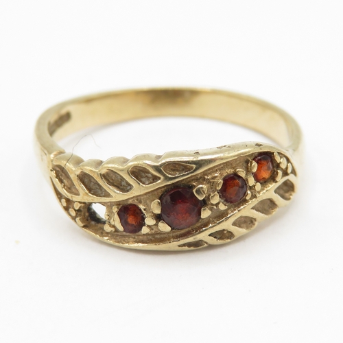 277 - 9ct gold garnet set ring - stone missing (2.8g) size P