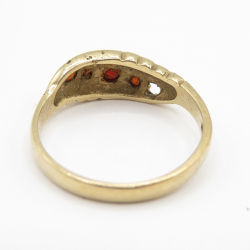 277 - 9ct gold garnet set ring - stone missing (2.8g) size P
