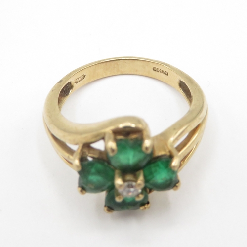 282 - 9ct gold green and white gemstone clover ring (3.9g) size M