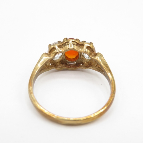 289 - 9ct gold carnelian cabochon and white gemstone ring (2.8g) size O 1/2