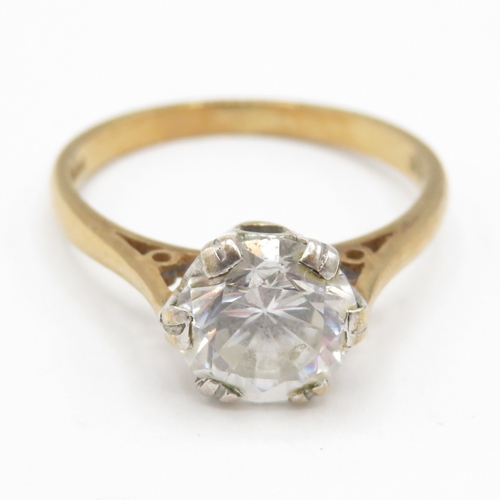 299 - 9ct gold white gemstone solitaire ring (2g) size K 1/2