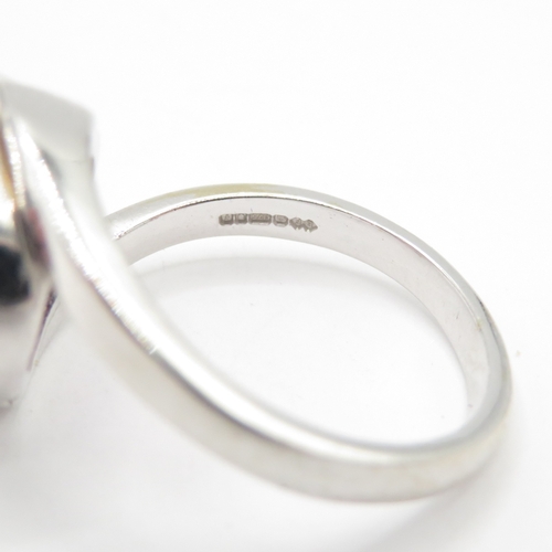 300 - 9ct white gold oval amethyst ring with wrap around bezel (5.4g) size L 1/2