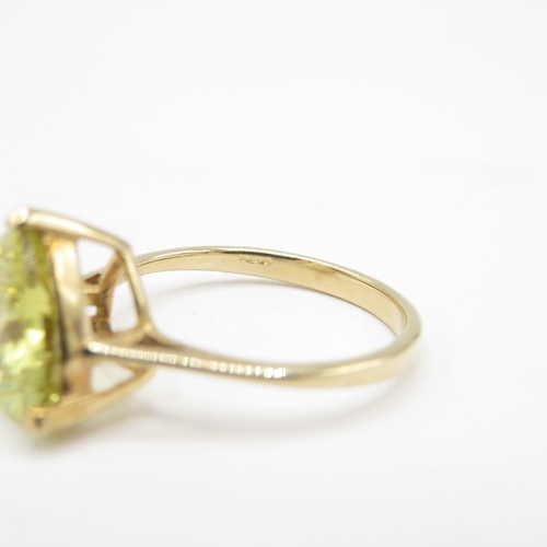 52 - 9ct gold yellow gemstone ring (2.4g) size N 1/2