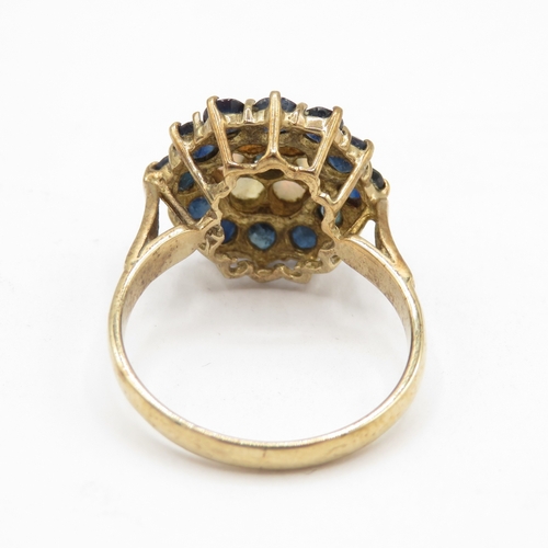 54 - 9ct gold sapphire and opal cluster ring (4g) size P