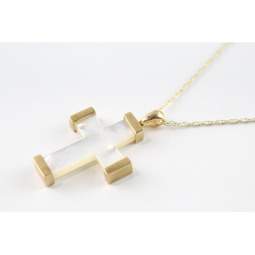 22 - 9ct gold Mother of Pearl set cross pedant necklace (4.3g)