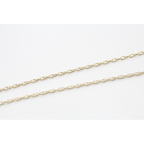22 - 9ct gold Mother of Pearl set cross pedant necklace (4.3g)