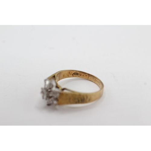 33 - 9ct gold vintage diamond cluster ring (3g) Size L