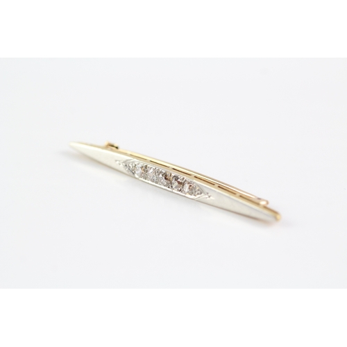 40 - 15ct gold and platinum old mine cut diamond bar brooch (4.7g)