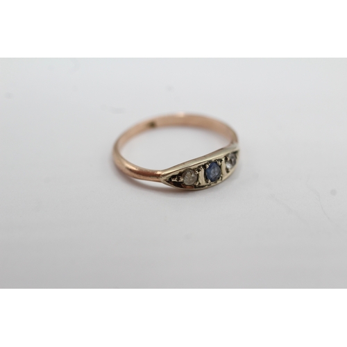42 - 9ct gold sapphire & diamond trilogy ring (1.1g) Size I