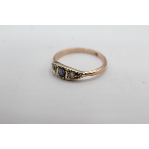 42 - 9ct gold sapphire & diamond trilogy ring (1.1g) Size I