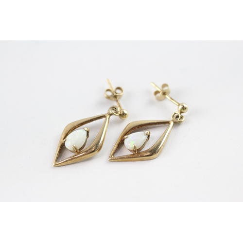 55 - 9ct gold opal drop earrings (1.4g)