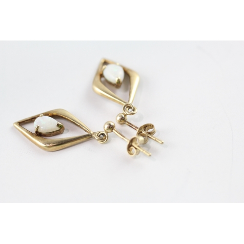 55 - 9ct gold opal drop earrings (1.4g)