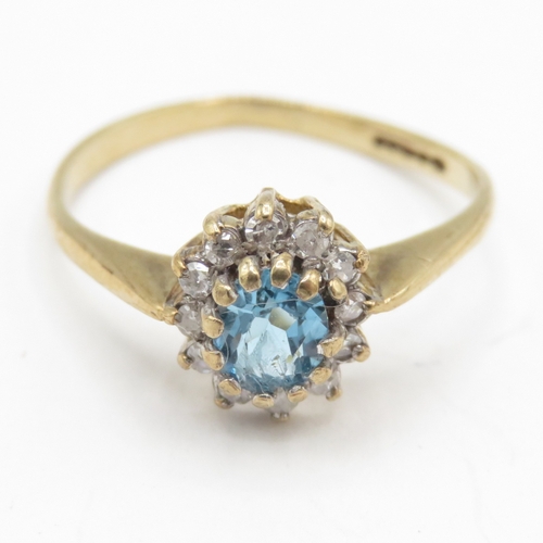 276 - 9ct gold blue topaz diamond cluster ring (1.4g) Size L 1/2